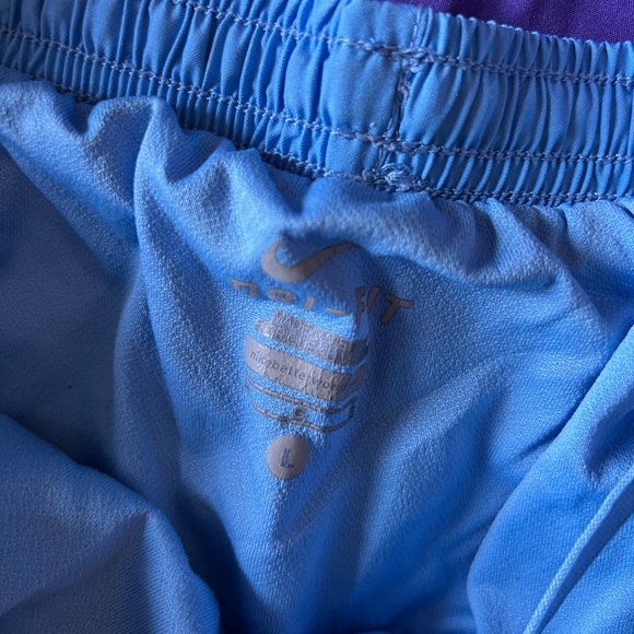 Nike Women's Dri Fit Tempo Shorts - Picture 5 of 8